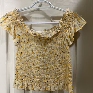 Scrunch top with off the shoulder sleeves